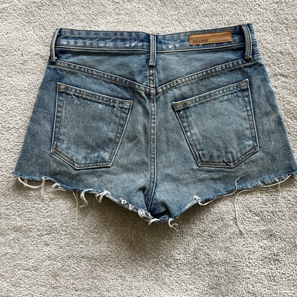 GRLFRND Cindy High-Rise Denim Short in Love Grows Size 26 Trendy Stylish - Picture 3 of 9